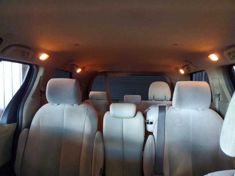 2011 Toyota Sienna le