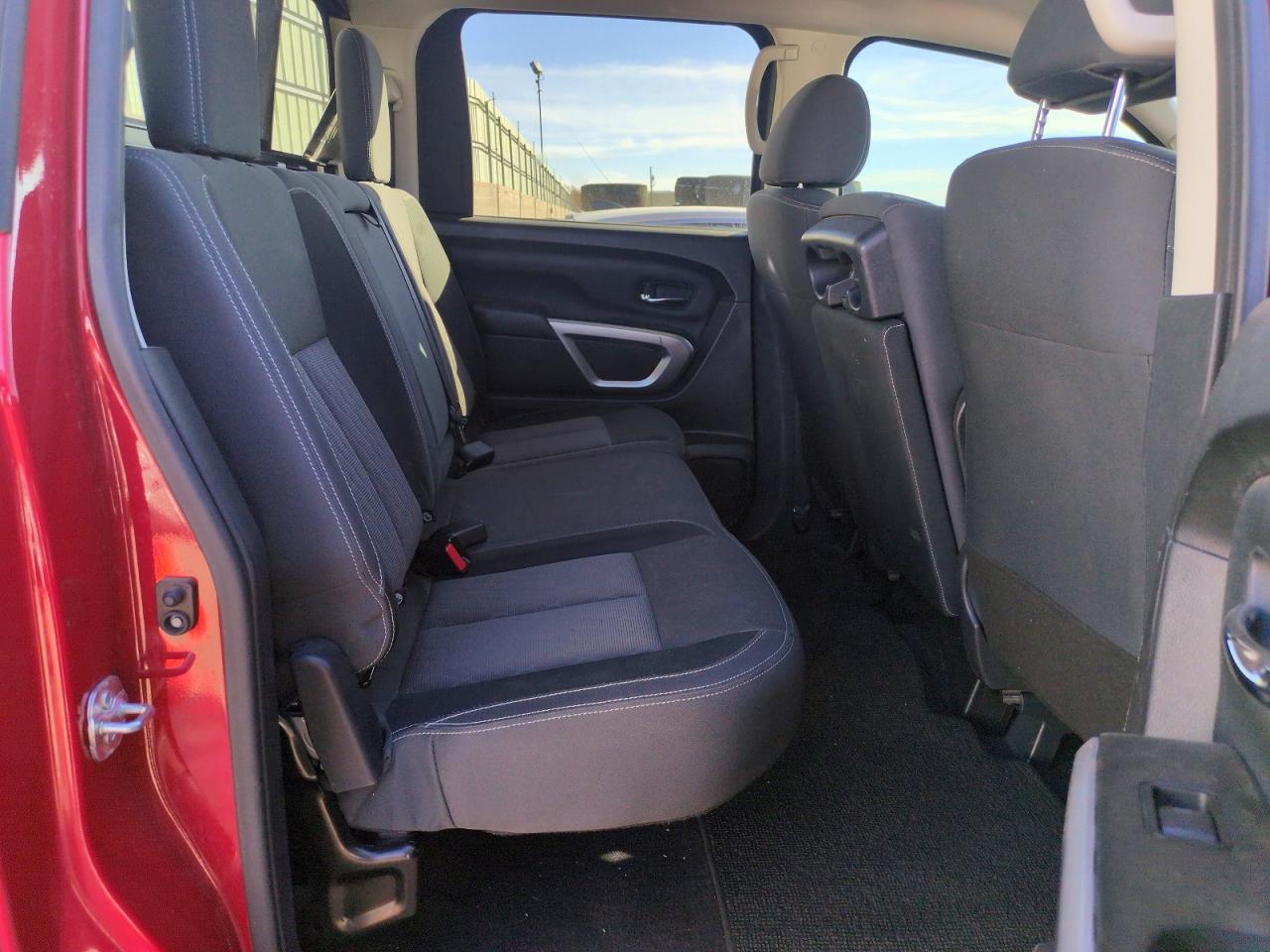 2023 Nissan Titan SV