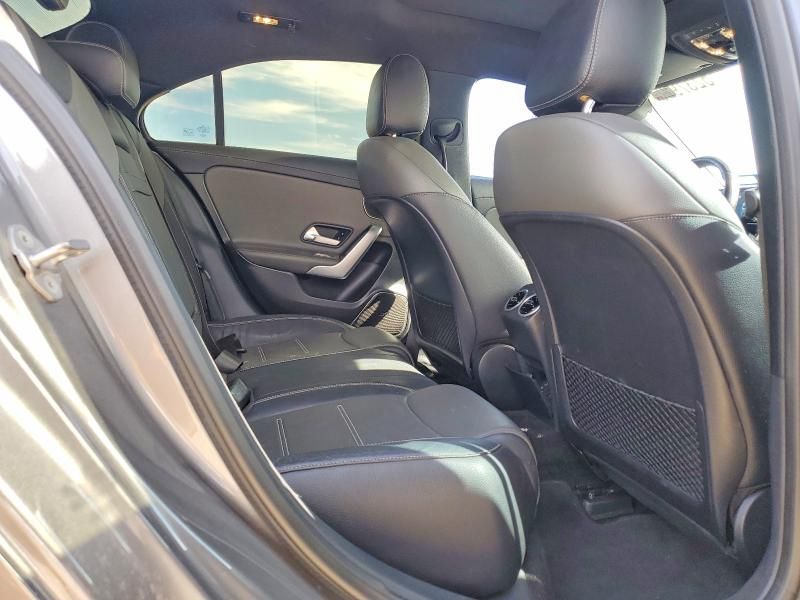 2019 Mercedes-Benz A 220