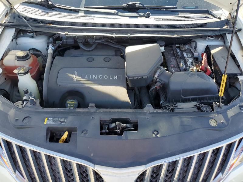 2013 Lincoln Townhouse MKX