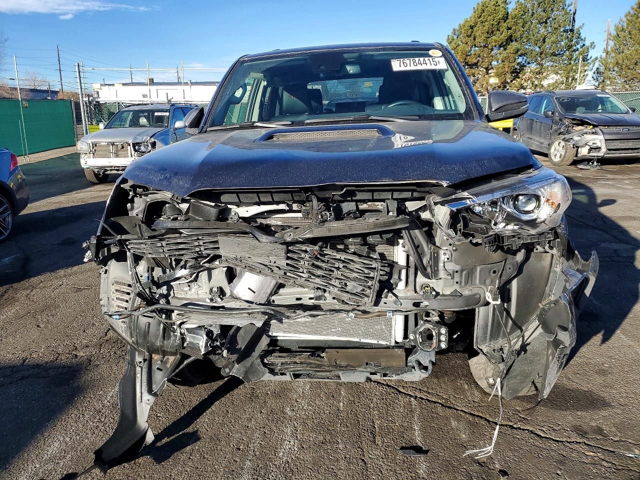 2023 Toyota 4runner se