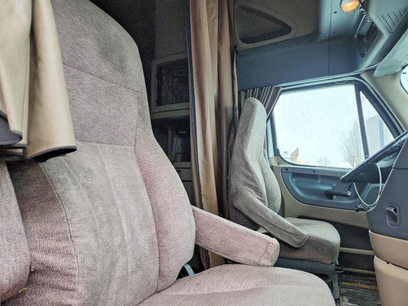 2016 Freightliner Cascadia 125