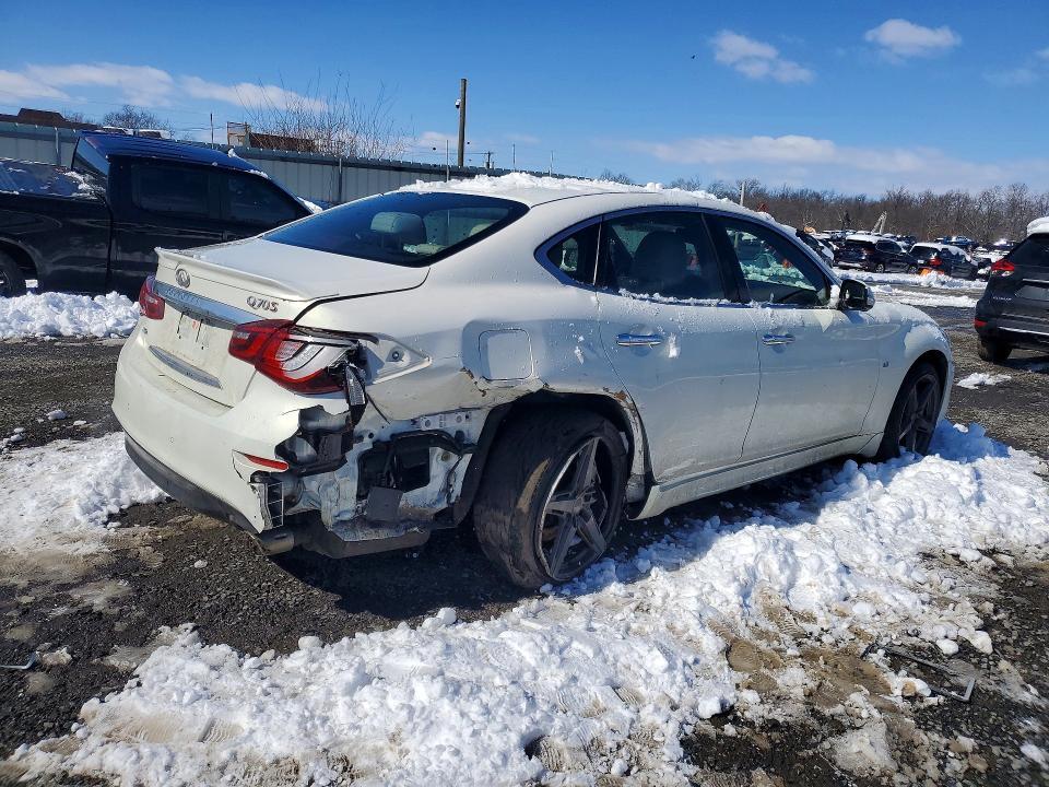 2015 Infiniti Q70 3.7