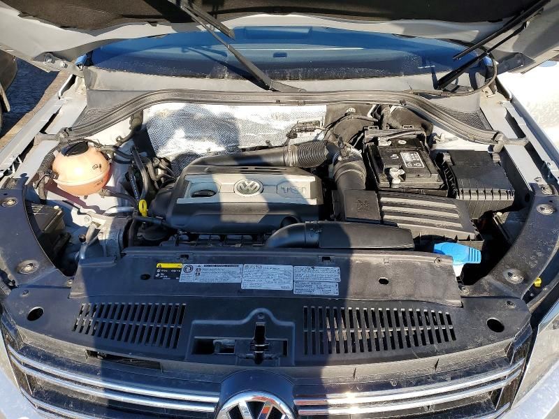2016 Volkswagen Tiguan s