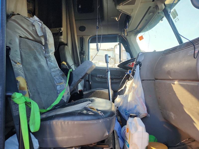 2007 Freigliner 2007 Freightliner CST120 Semi Truck