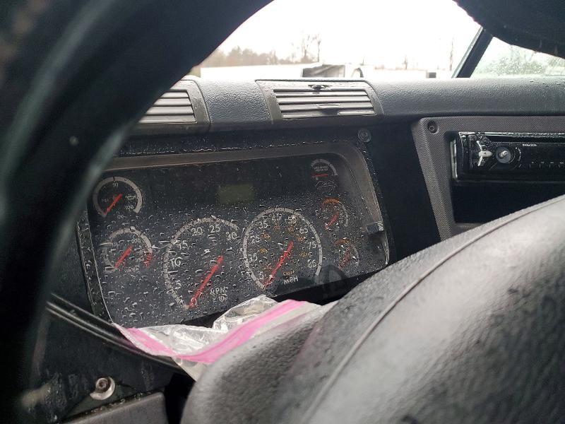 2012 Freigliner 2012 Freightliner Cascadia 1-Semi Truck