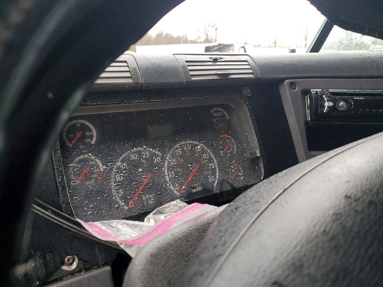 2012 Freigliner 2012 Freightliner Cascadia 1-Semi Truck