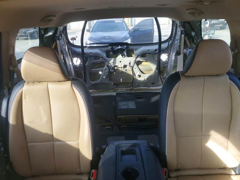 2017 KIA Sedona lx
