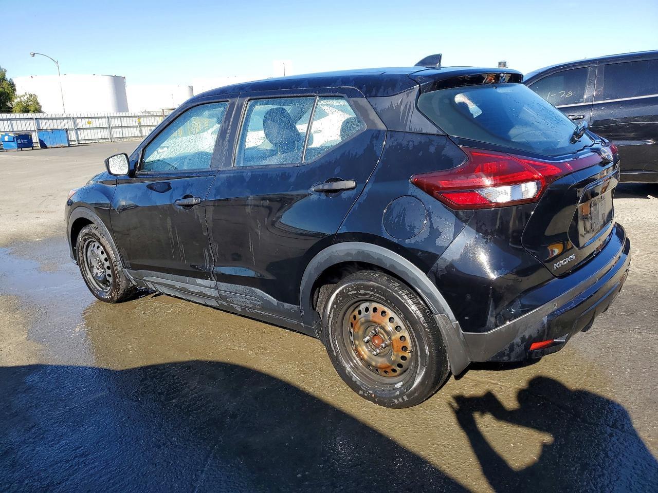 2022 Nissan Kicks s