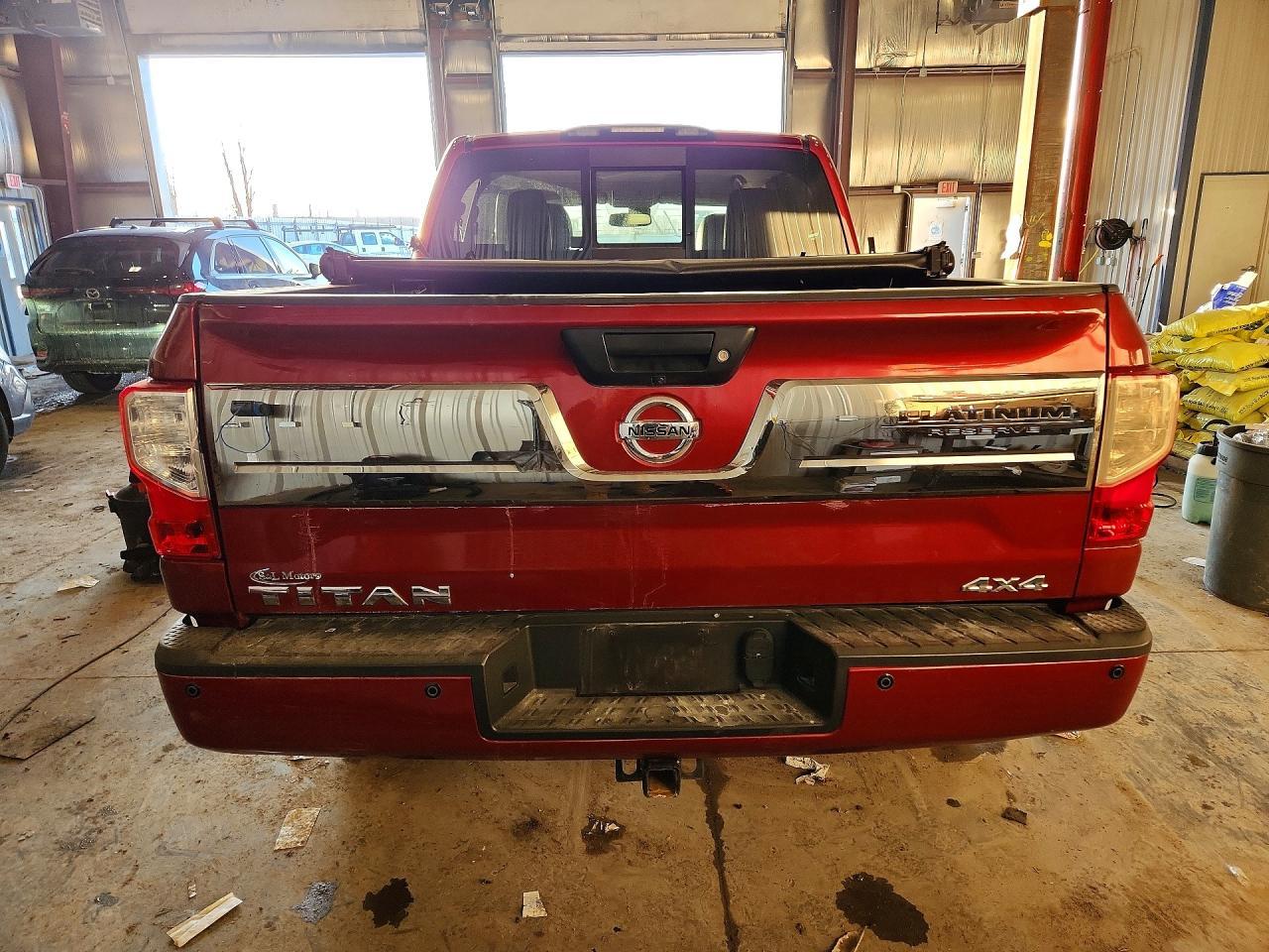 2017 Nissan Titan sv