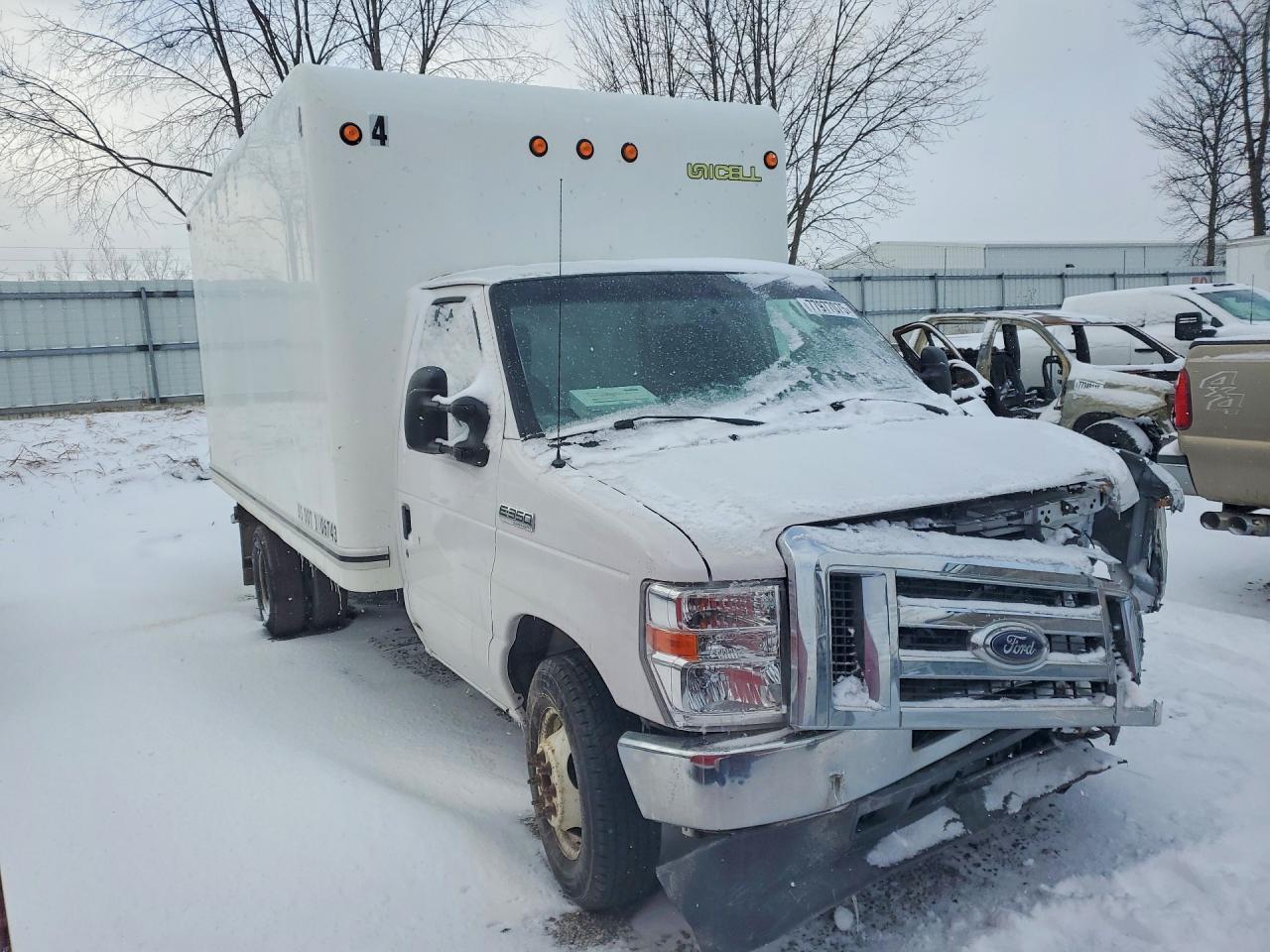 2021 Ford E350 BOX Truck
