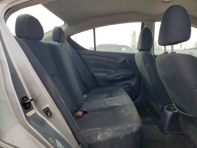 2012 Nissan Versa s