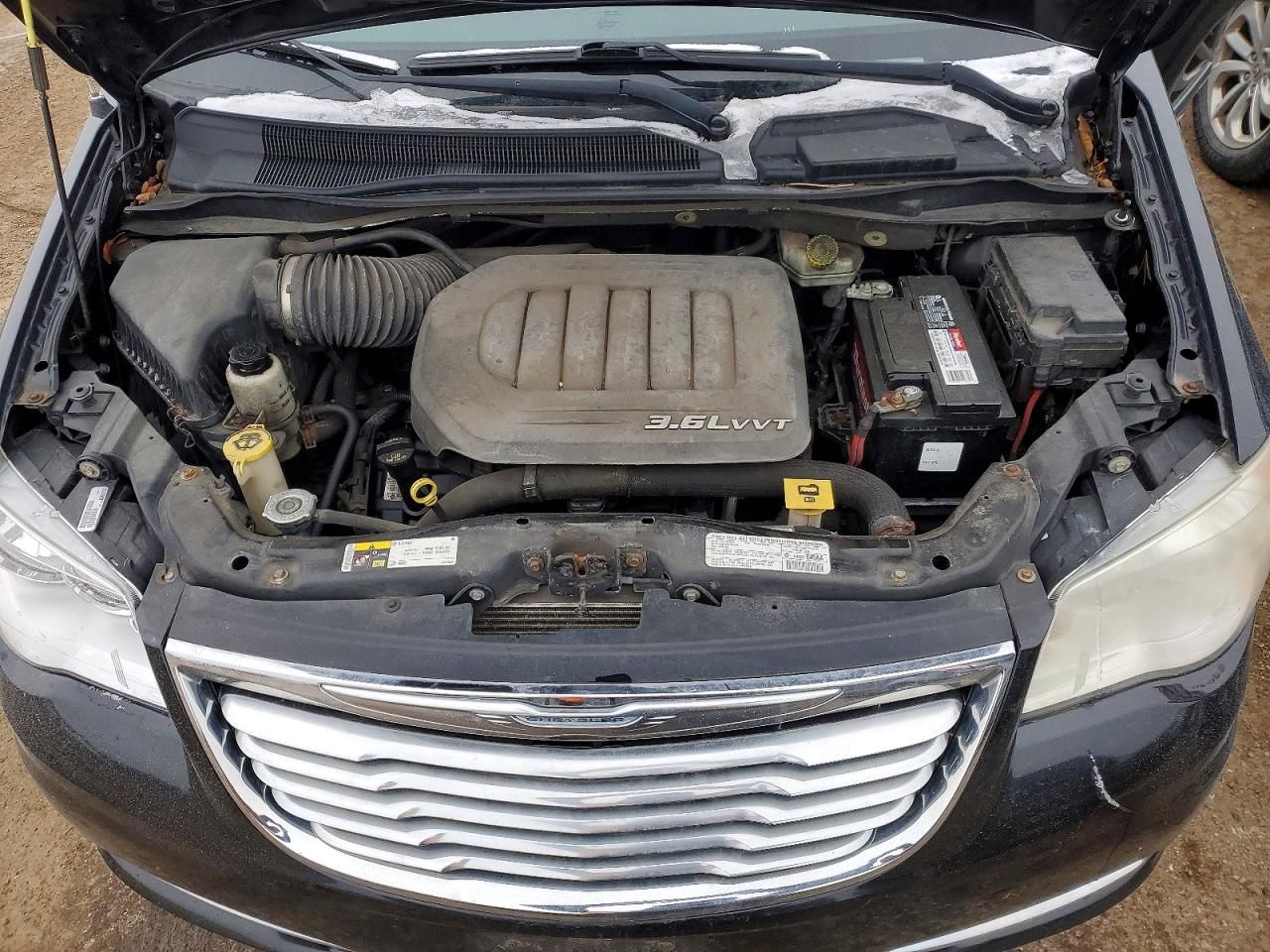 2013 Chrysler Town & Country Touring l