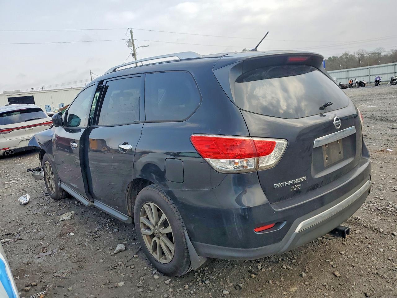 2015 Nissan Pathfinder s