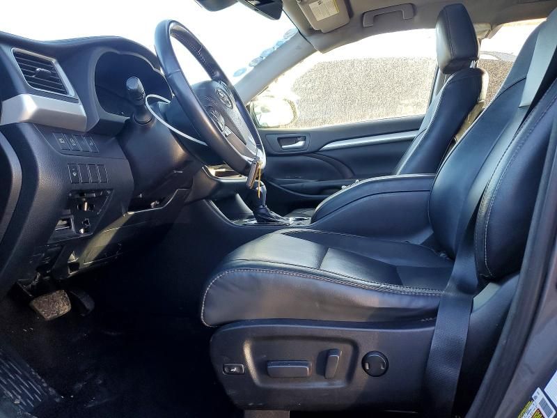 2018 Toyota Highlander se