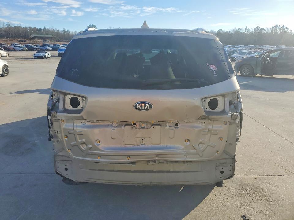 2017 KIA Sedona lx