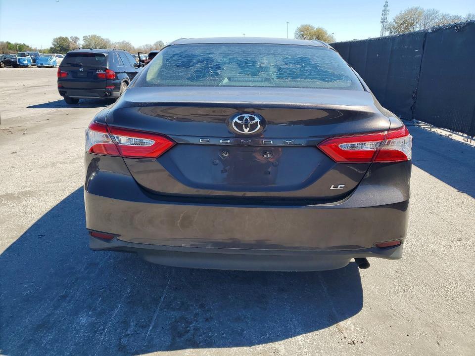 2018 Toyota Camry le