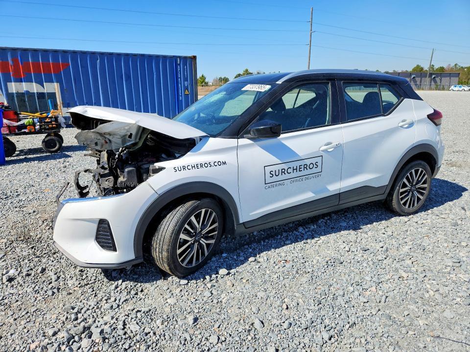 2023 Nissan Kicks sv