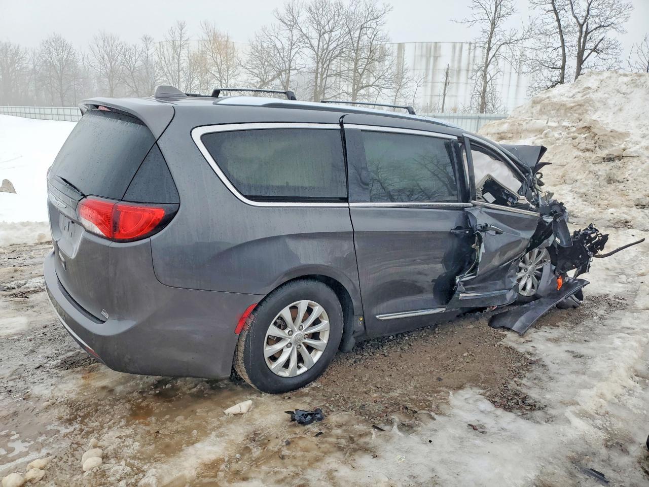 2018 Chrysler Pacifica Touring l Plus