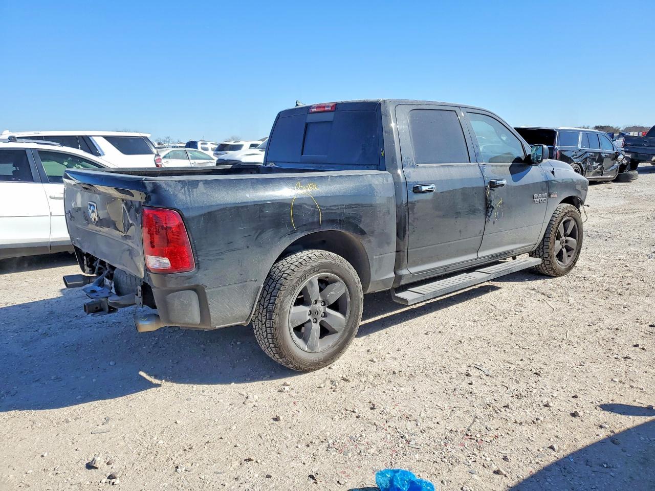 2016 Dodge RAM 1500 SLT