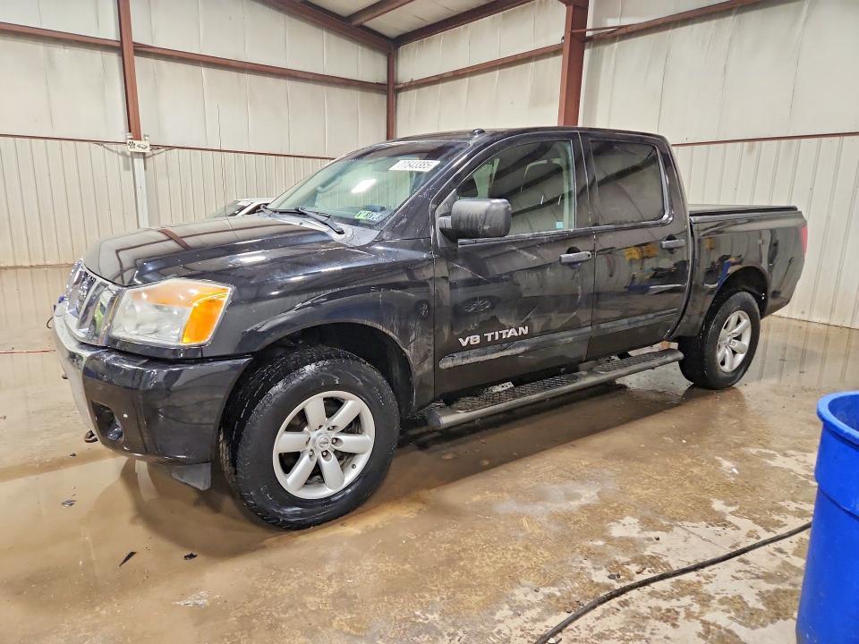 2014 Nissan Titan SV