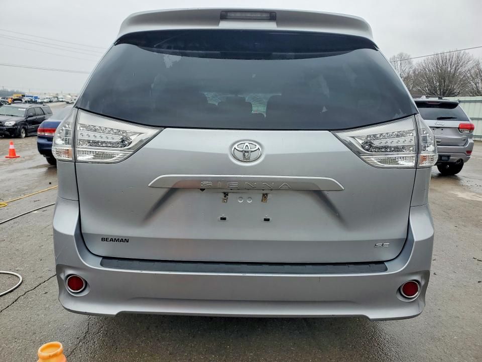 2016 Toyota Sienna se