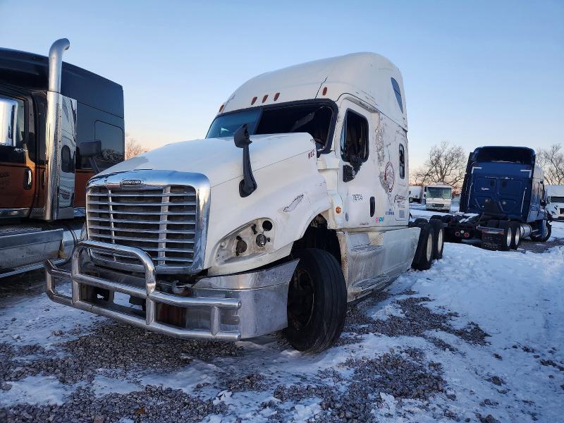 2018 Freigliner 2018 Freightliner Cascadia 125 Semi Truck