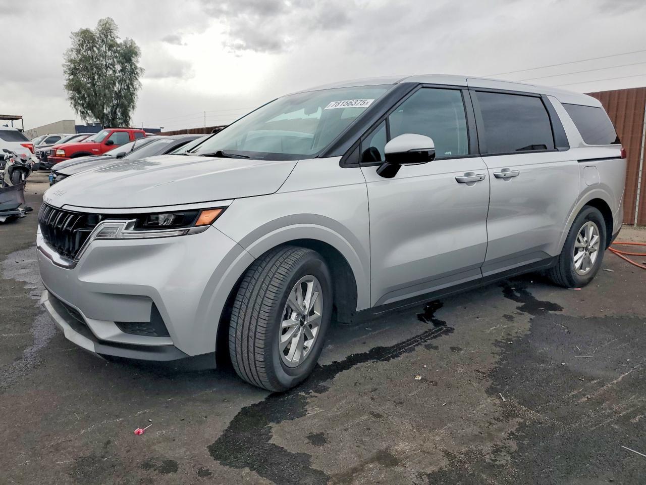 2022 KIA Carnival lx