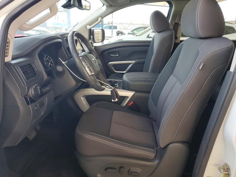 2023 Nissan Titan sv