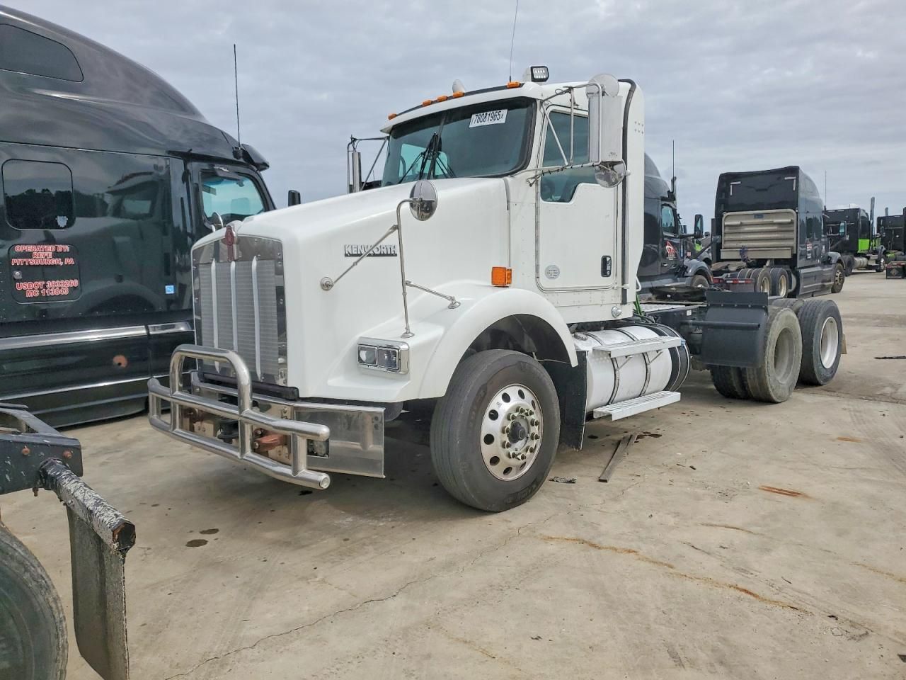 2019 Kenworth T800 Semi Truck
