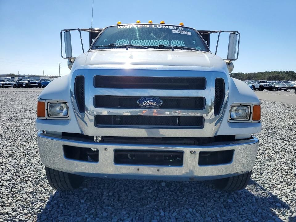 2013 Ford F650 Super Duty Flatbed Truck