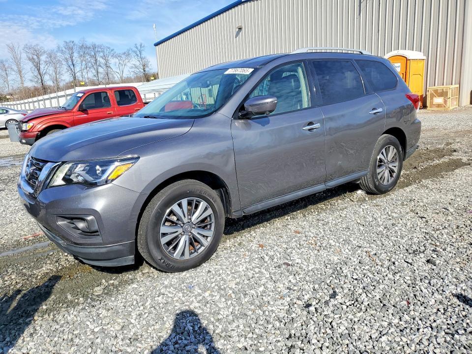 2020 Nissan Pathfinder sl