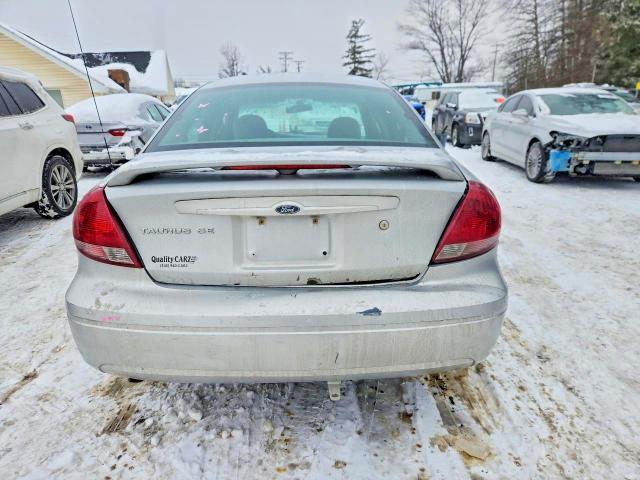2005 Ford Taurus se