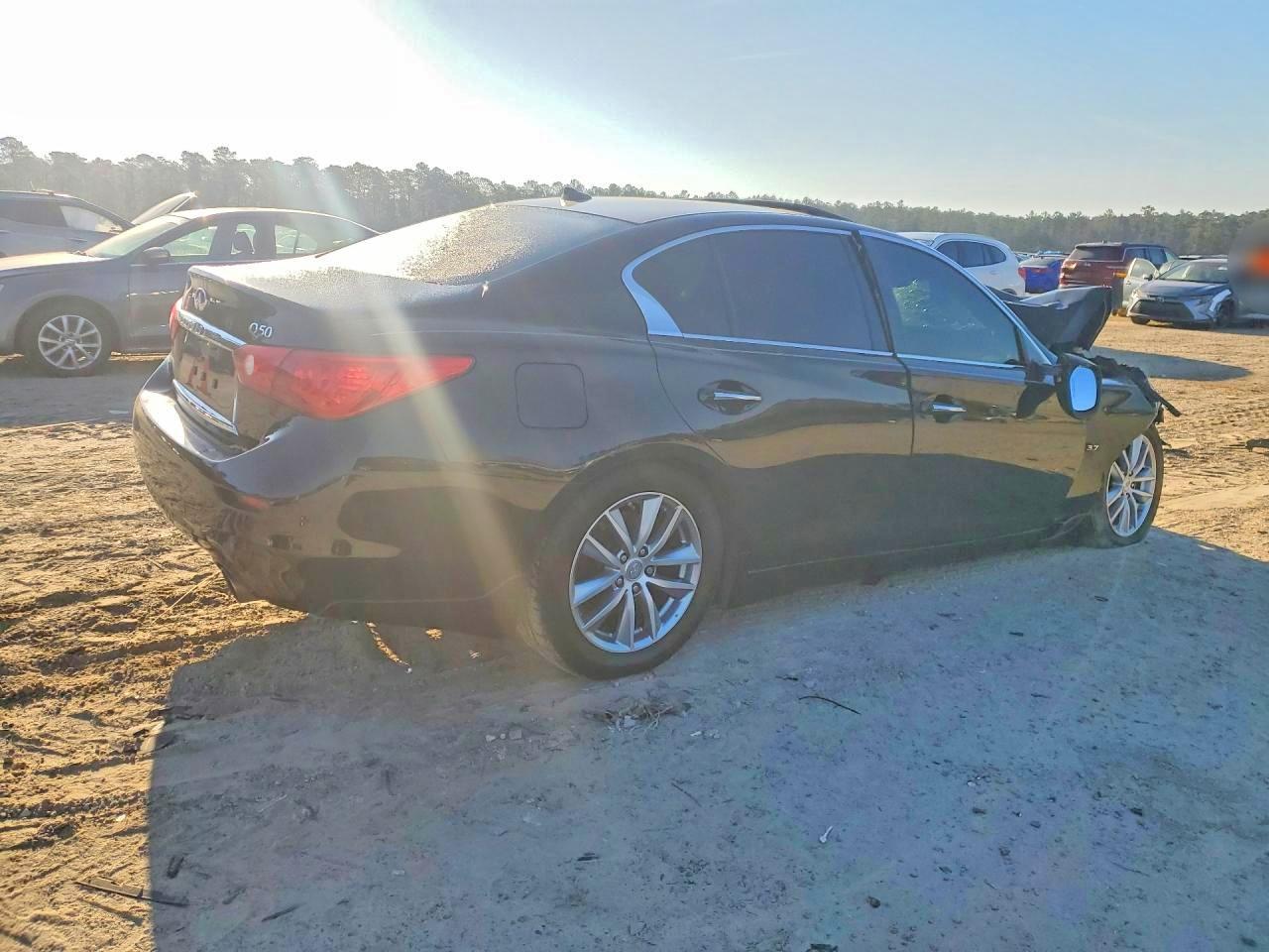 2015 Infinity Q50 Base