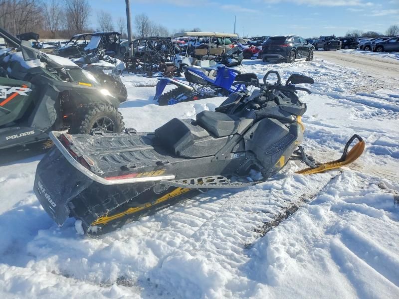 2023 Skidoo Summit X85