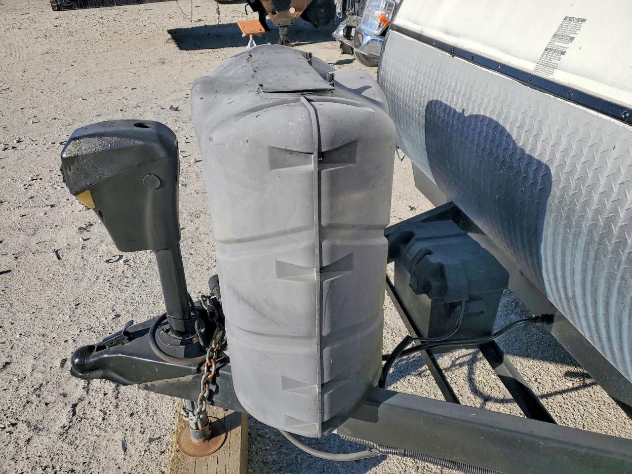 2014 Sandstorm 2014 Forest River Surveyor Camper