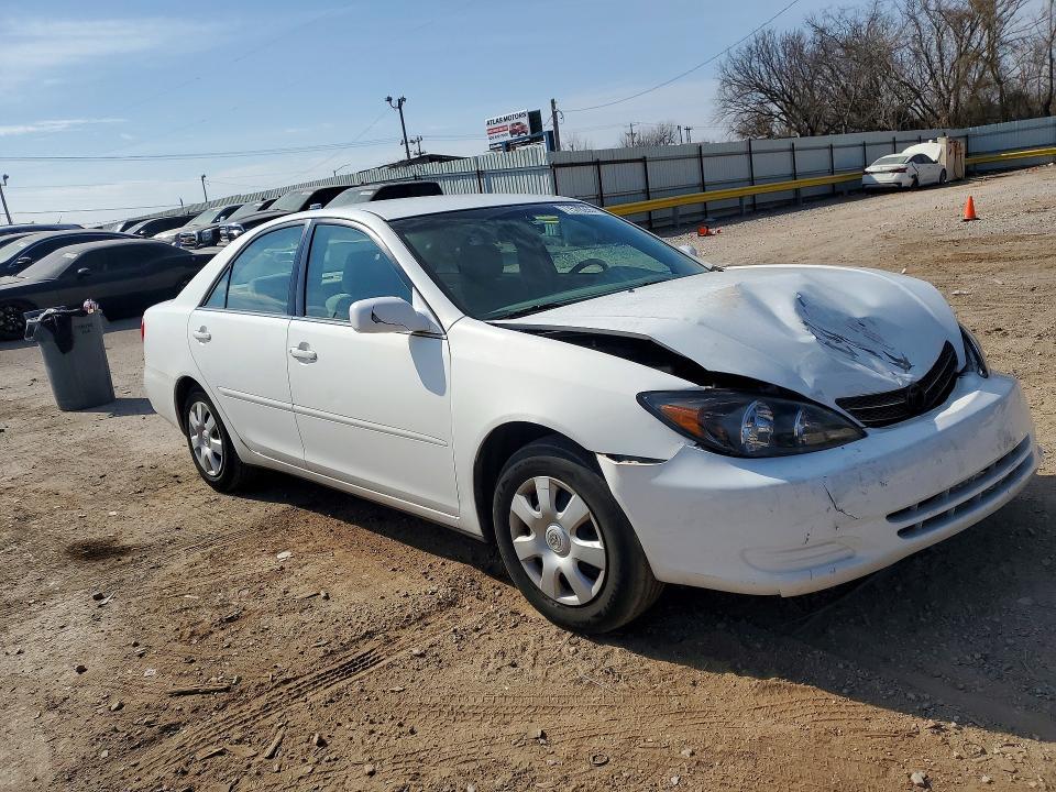 2004 Toyota Camry le
