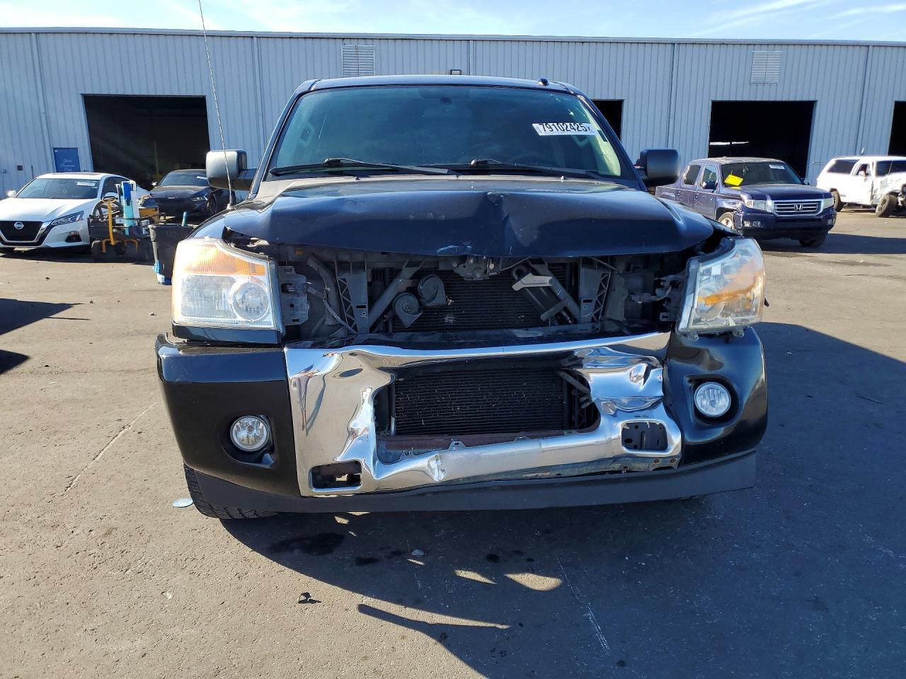 2015 Nissan Titan SV