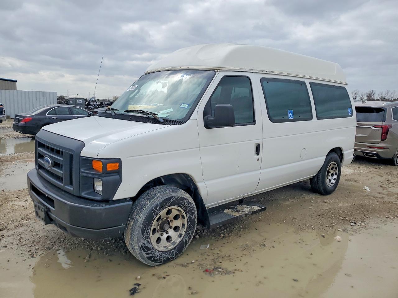 2008 Ford Econoline E150 van