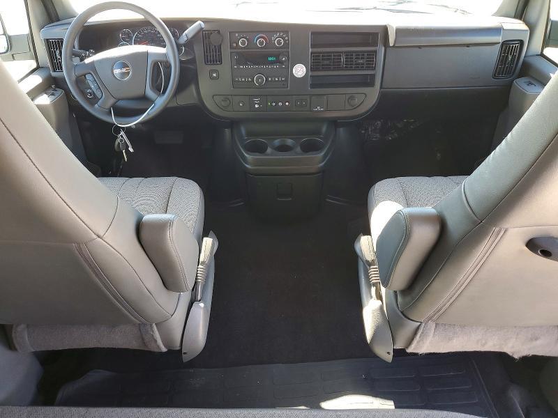 2025 GMC Savana G3500 LT