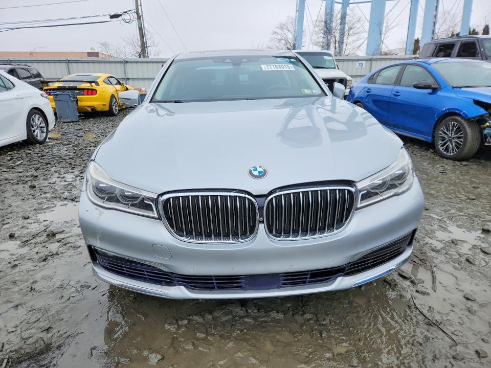 2016 BMW 750 xi