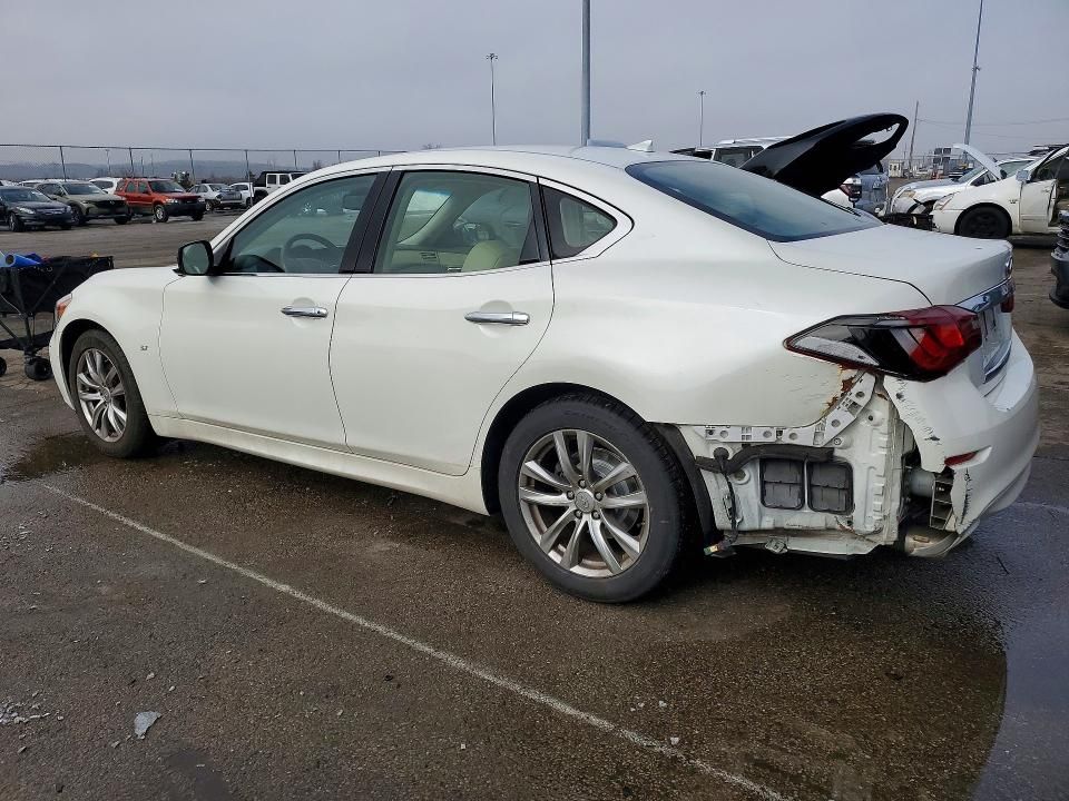 2017 Infiniti Q70 3.7