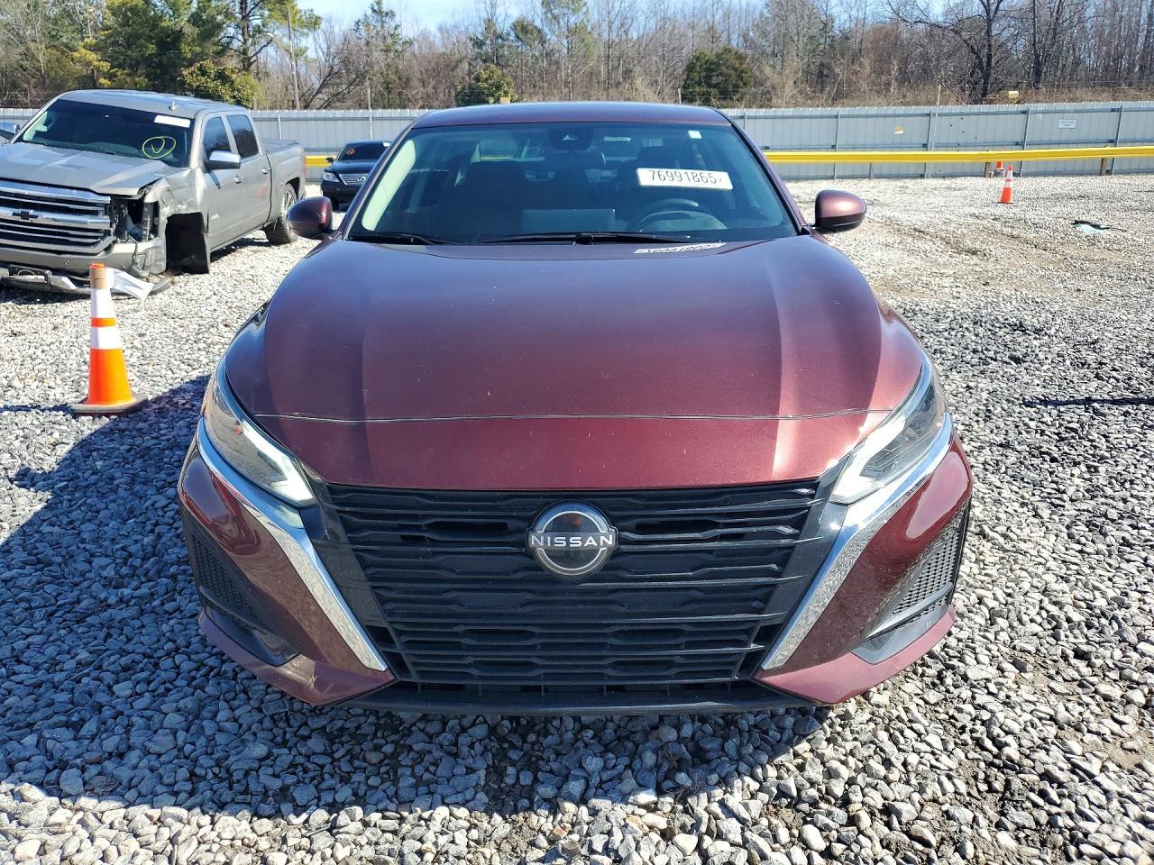 2024 Niss Altima