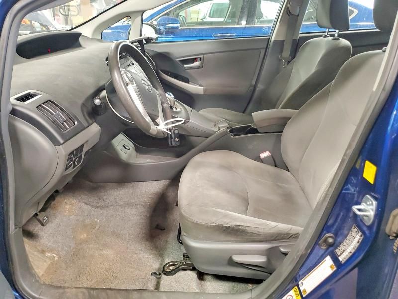 2010 Toyota Prius iii