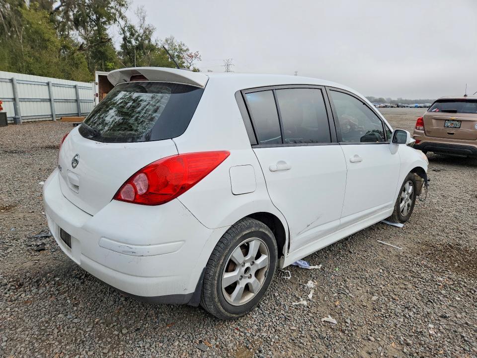 2011 Nissan Versa s