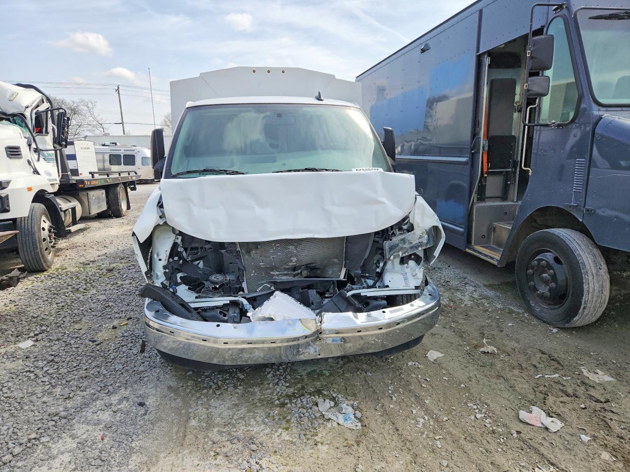 2024 GMC Savana Utility / Service Truck