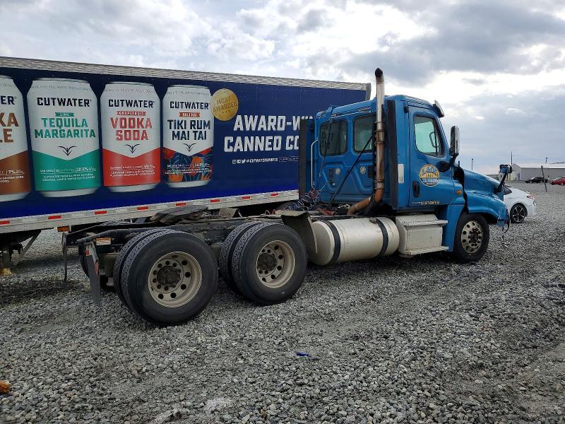 2012 Freightliner Cascadia Semi Truck