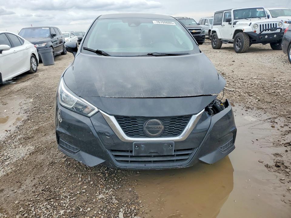 2020 Nissan Versa sv