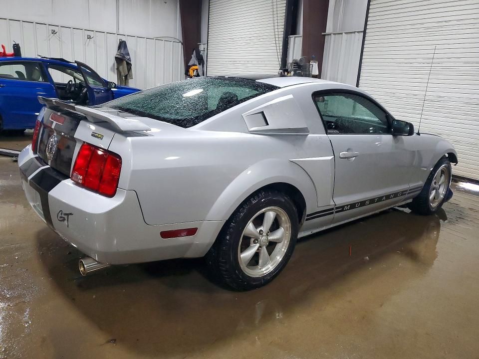 2005 Ford Mustang