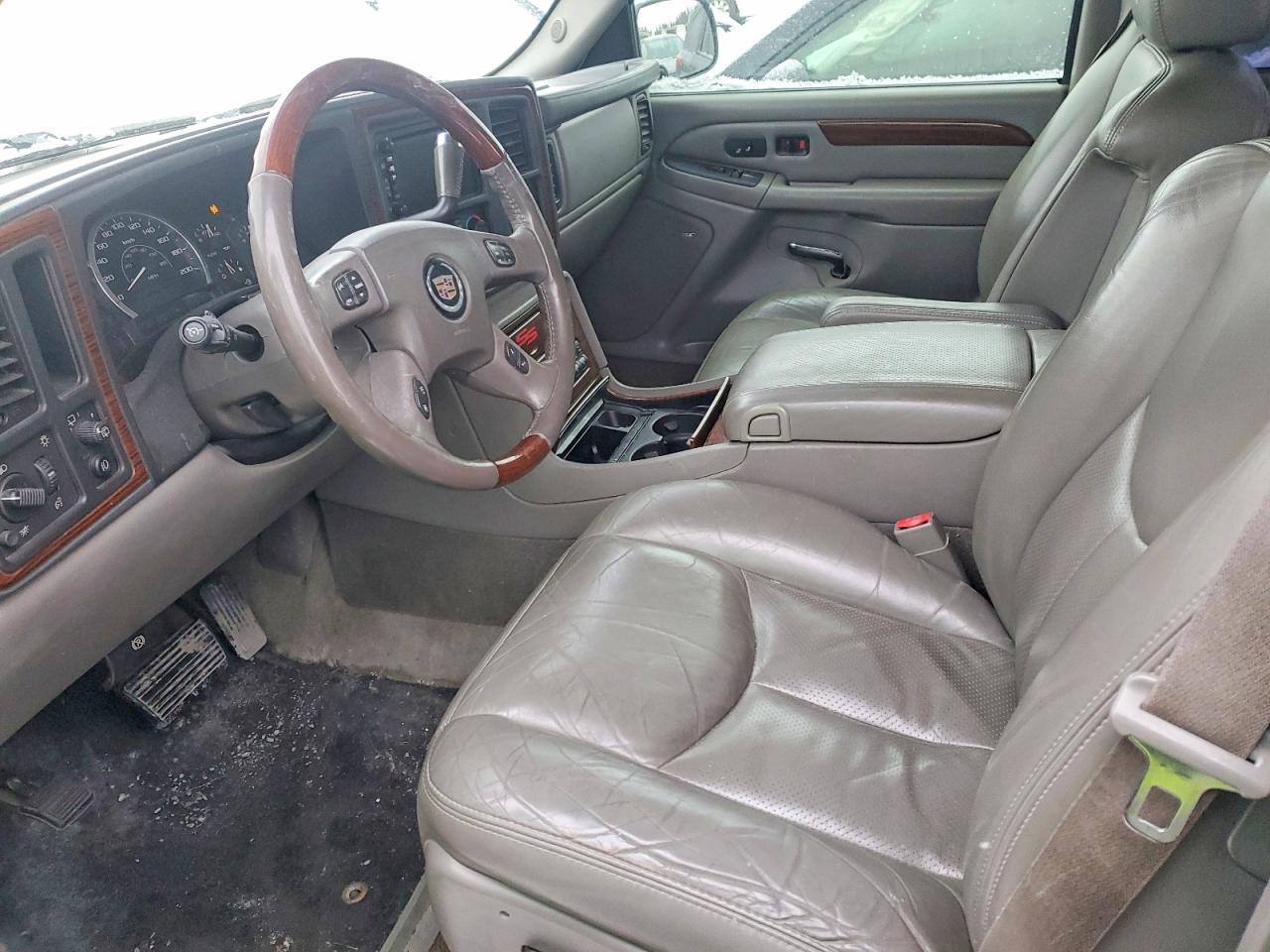 2005 Cadillac Escalade Luxury